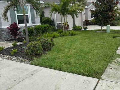 Lawn care service in Sarasota, 34238
