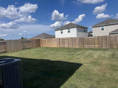 Lawn care service in Ponder, 76259