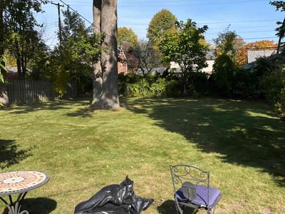 Lawn care service in , 