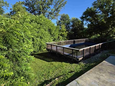 Lawn care service in Flint, 48532