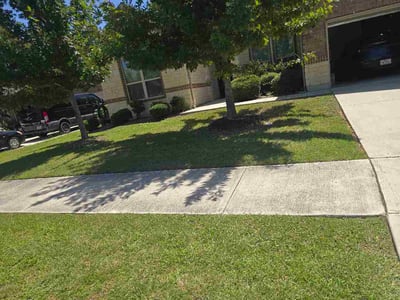 Lawn care service in Boerne, 78006