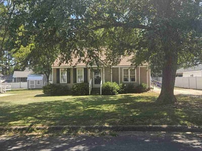 Lawn care service in Nashville, 27856