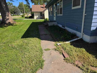 Lawn care service in Bellevue, 68005