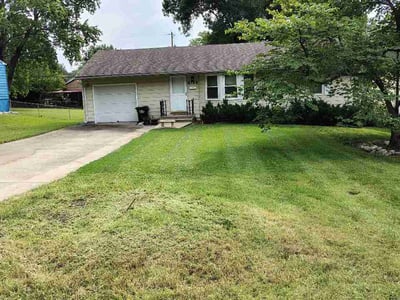 Lawn care service in Independence, 64055