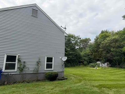 Lawn care service in Wethersfield, 06109