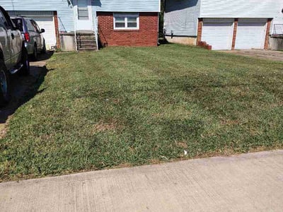 Lawn care service in Springfield, 65804
