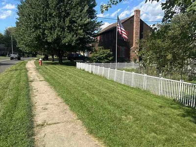 Lawn care service in Cromwell, 06416