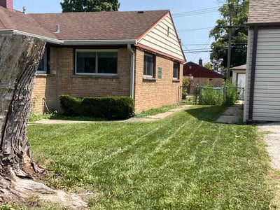 Lawn care service in Des Plaines, 60016