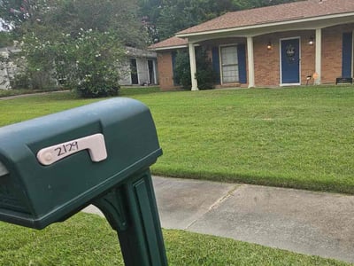 Lawn care service in Montgomery, 36116