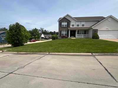 Lawn care service in O'Fallon, 63366
