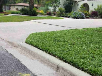 Lawn care service in Gainesville, 32606