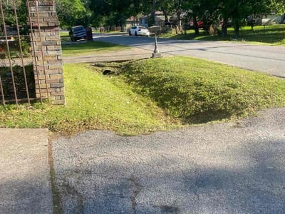 Lawn care service in Houston, 77016
