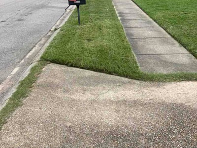Lawn care service in New Orleans, 70129