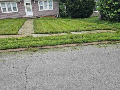 Lawn care service in Omaha, 68104