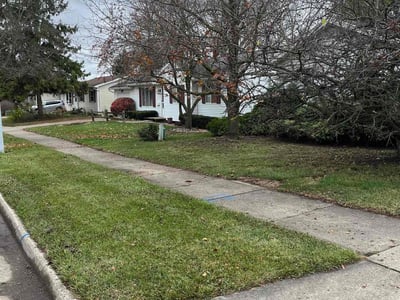 Lawn care service in Holt, 48842