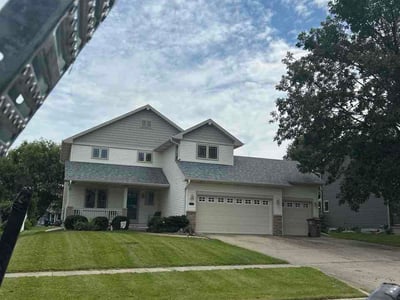 Lawn care service in Altoona, 50009