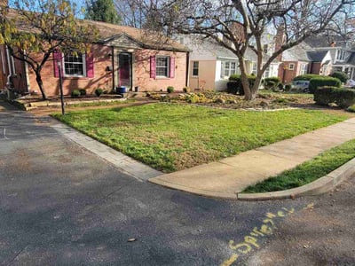 Lawn care service in St. Louis, 63144