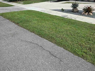 Lawn care service in Boca Raton, 33486