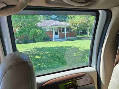 Lawn care service in Louisville, 40216