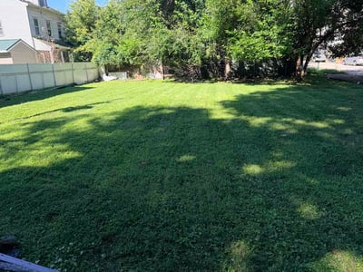 Lawn care service in Pittsburgh, 15212