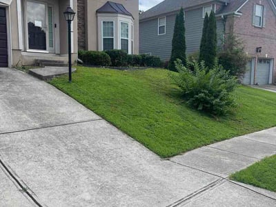 Lawn care service in Atlanta, 30349