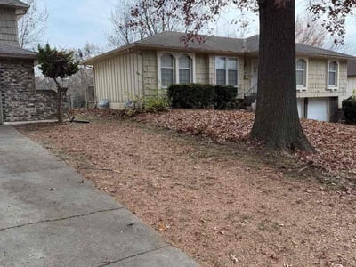 Lawn care service in Grandview, 64030
