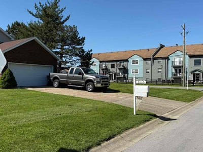 Lawn care service in Louisville, 40299