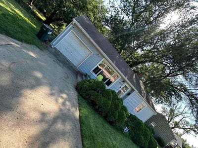 Lawn care service in Raytown, 64133