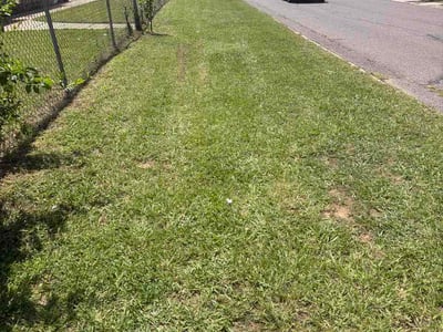 Lawn care service in Midwest City, 73110