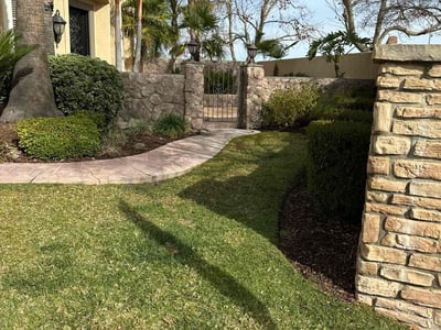 Lawn care service in Corona, 92883