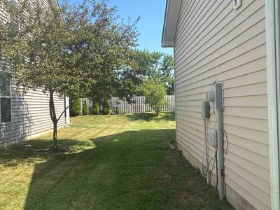 Lawn care service in Zionsville, 46077