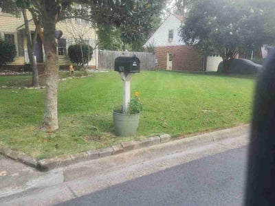 Lawn care service in Chesapeake, 23322
