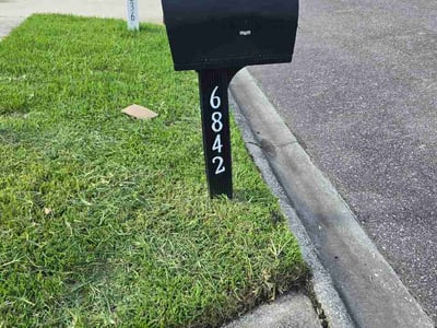 Lawn care service in Jacksonville, 32244