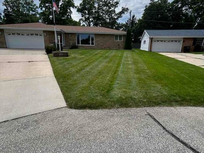 Lawn care service in Greenfield, 53221