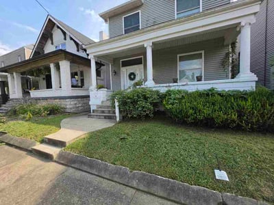 Lawn care service in Louisville, 40203