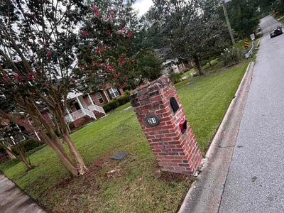 Lawn care service in Columbia, 29209