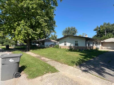 Lawn care service in Indianapolis, 46222