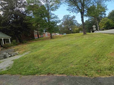 Lawn care service in Lynchburg, 24502