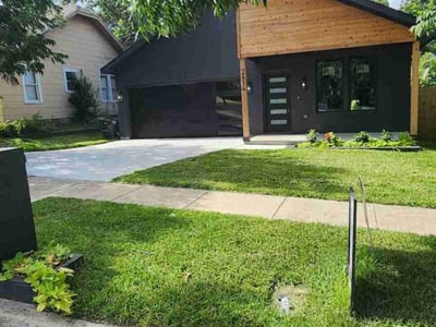Lawn care service in Fort Worth, 76110