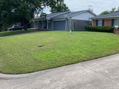 Lawn care service in Tulsa, 74129