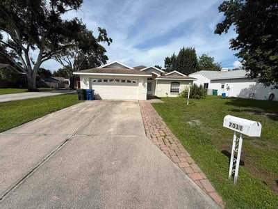 Lawn care service in Sarasota, 34241