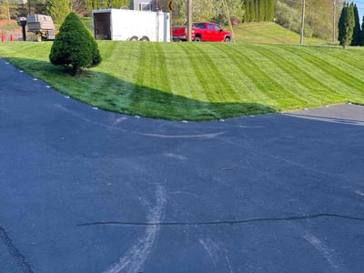 Lawn care service in Cromwell, 06416