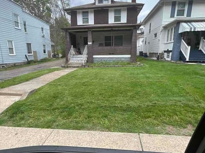 Lawn care service in Pittsburgh, 15202