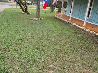 Lawn care service in Rio Vista, 76093