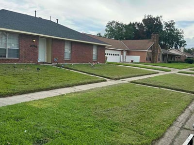 Lawn care service in Baton Rouge, 70810