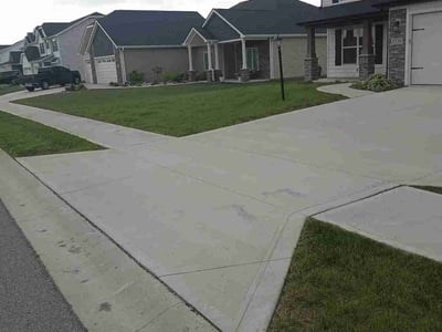 Lawn care service in Fort Wayne, 46818