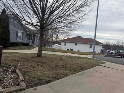Lawn care service in Kansas City, 64133