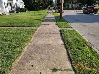 Lawn care service in Louisville, 40211