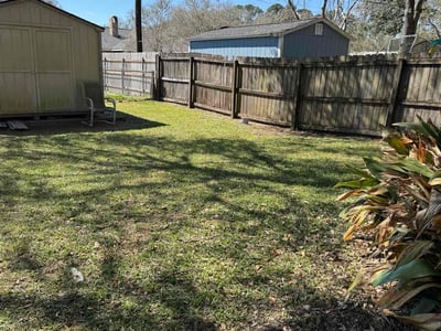Lawn care service in Lafayette, 70508