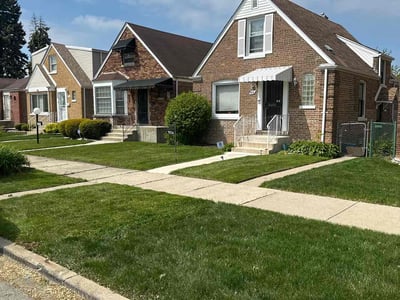 Lawn care service in Chicago, 60628